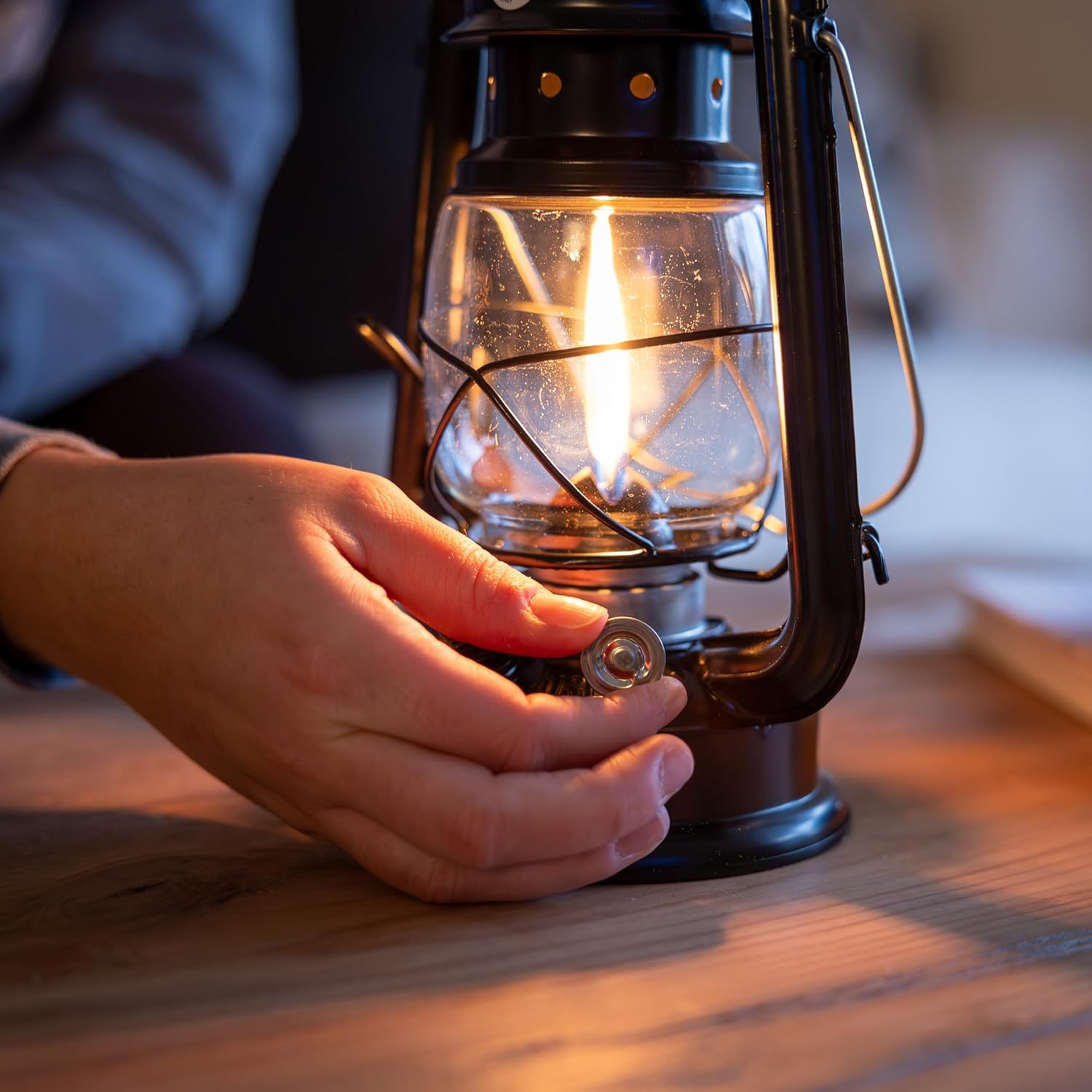Vintage Hurricane Oil Lamp, Bl - مراجعة Power Outage Light وسعره